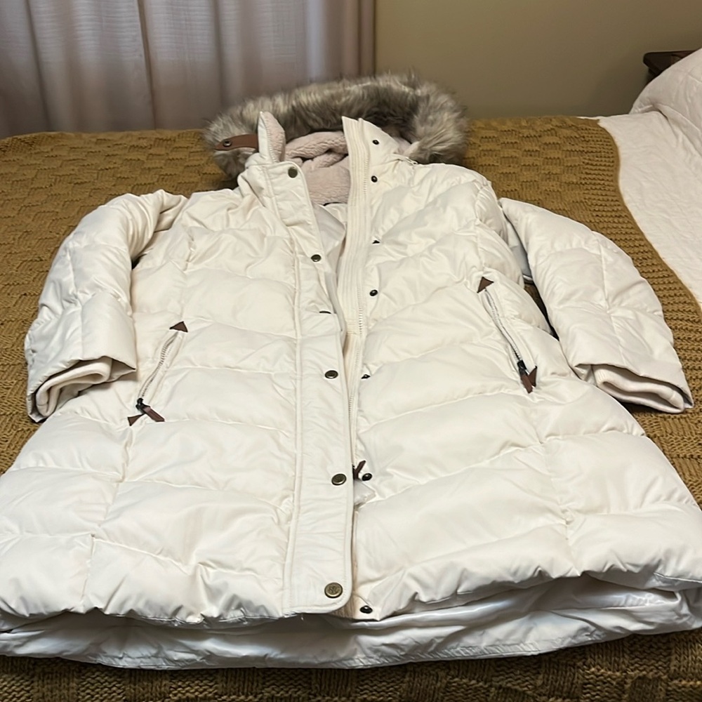Beautiful lot, Ralph Lauren cream colored puffy winter coat